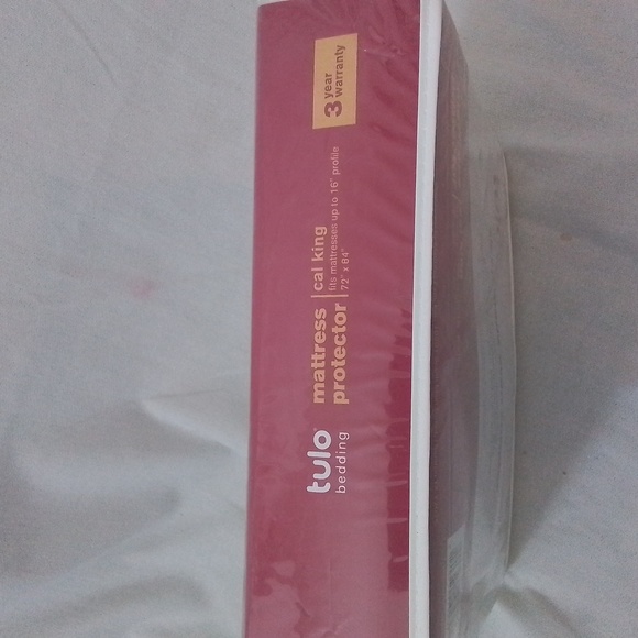 NEW Tulo Smooth Waterproof Mattress Protector - Picture 6 of 7